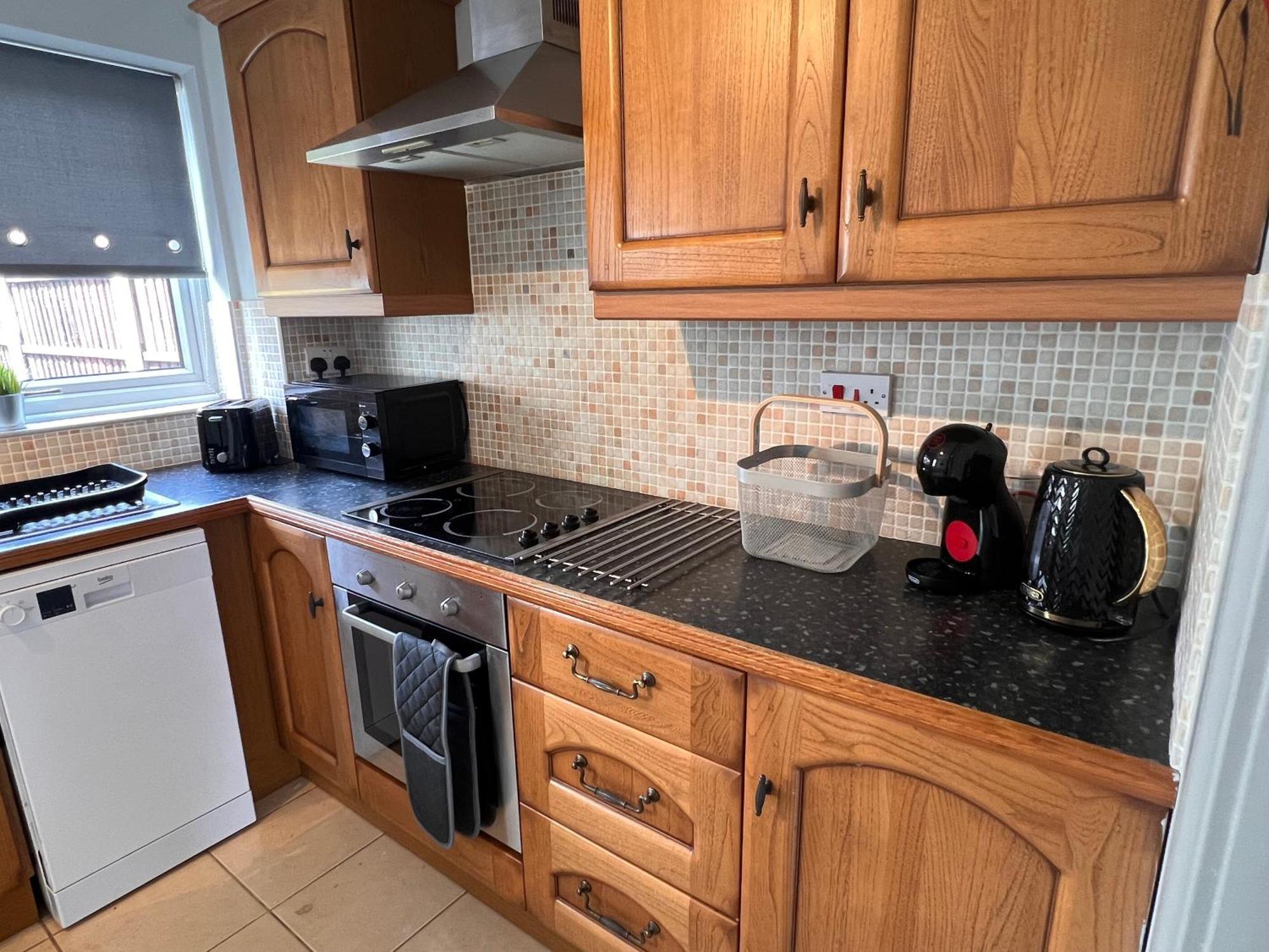 Contractors Or Family House - M1 Nottingham - Ikea Retail Park - Catkin Drive - 2 Bed Home With Driveway, Private Garden, Sleeps 4 - Tv'S In All Rooms Giltbrook المظهر الخارجي الصورة
