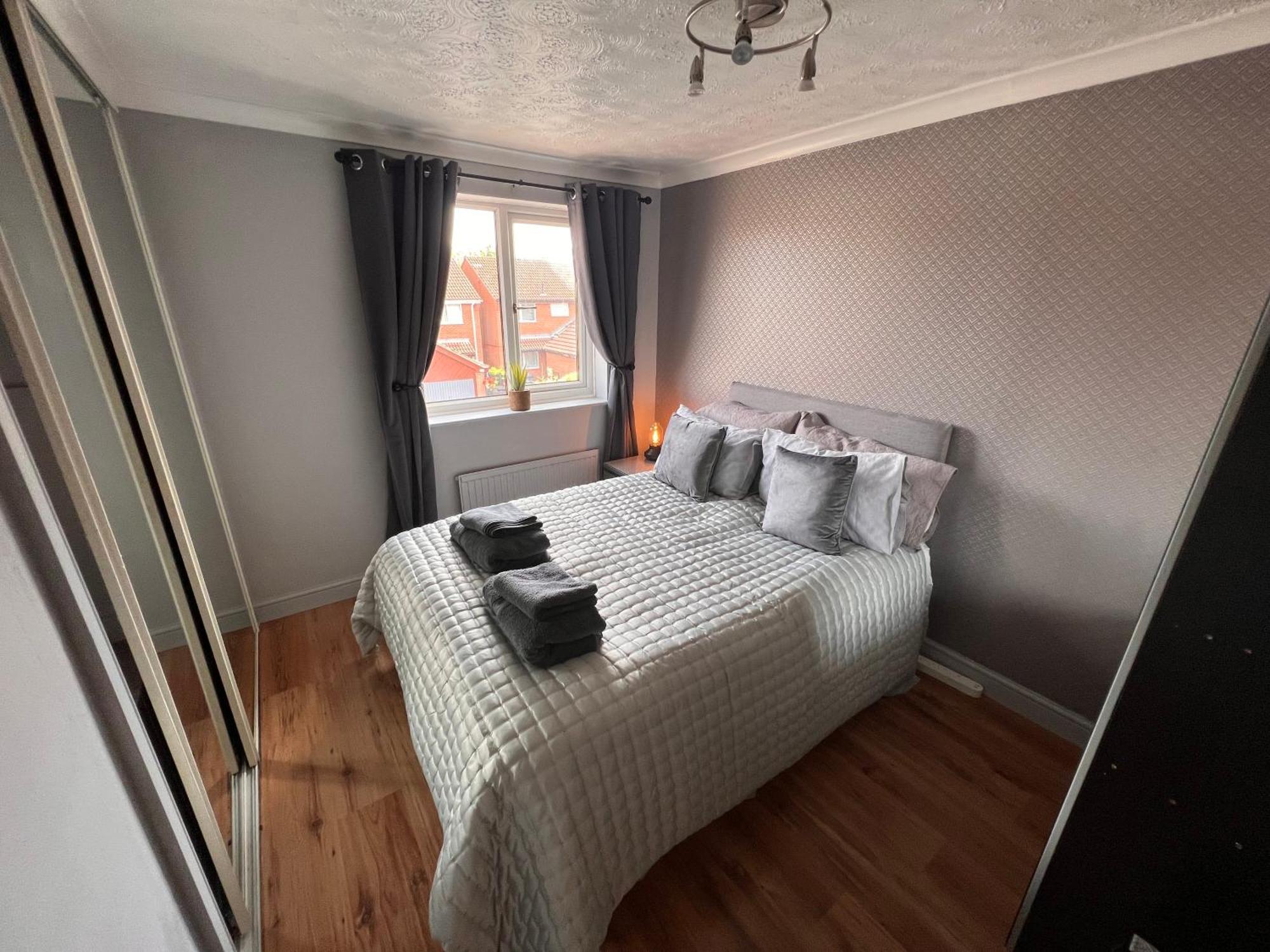 Contractors Or Family House - M1 Nottingham - Ikea Retail Park - Catkin Drive - 2 Bed Home With Driveway, Private Garden, Sleeps 4 - Tv'S In All Rooms Giltbrook المظهر الخارجي الصورة