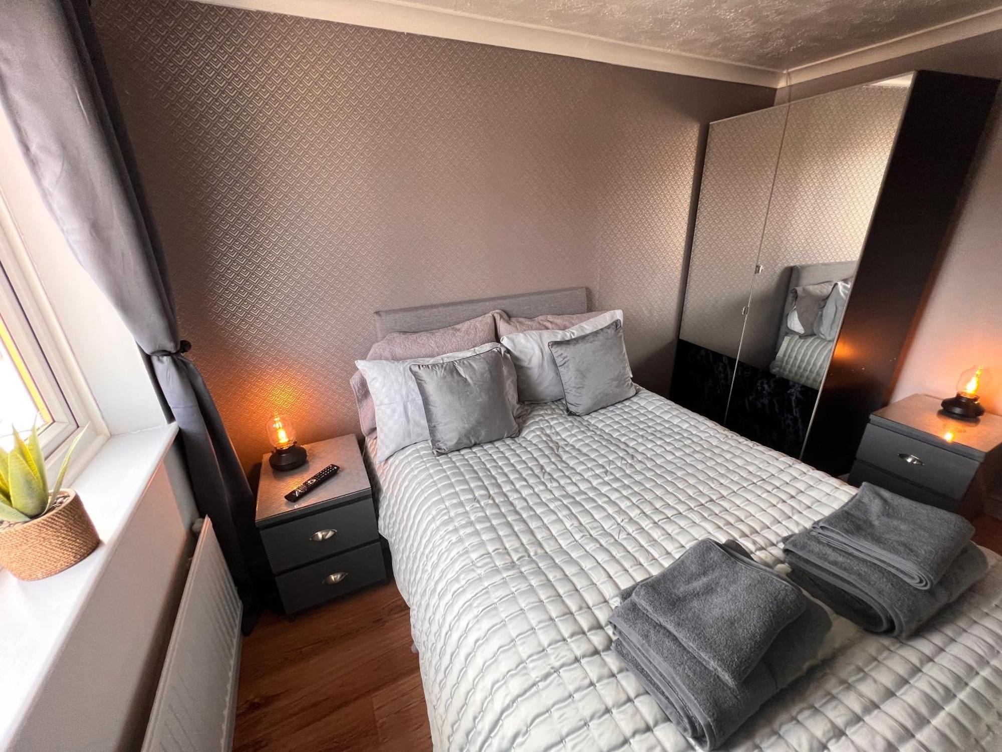 Contractors Or Family House - M1 Nottingham - Ikea Retail Park - Catkin Drive - 2 Bed Home With Driveway, Private Garden, Sleeps 4 - Tv'S In All Rooms Giltbrook المظهر الخارجي الصورة
