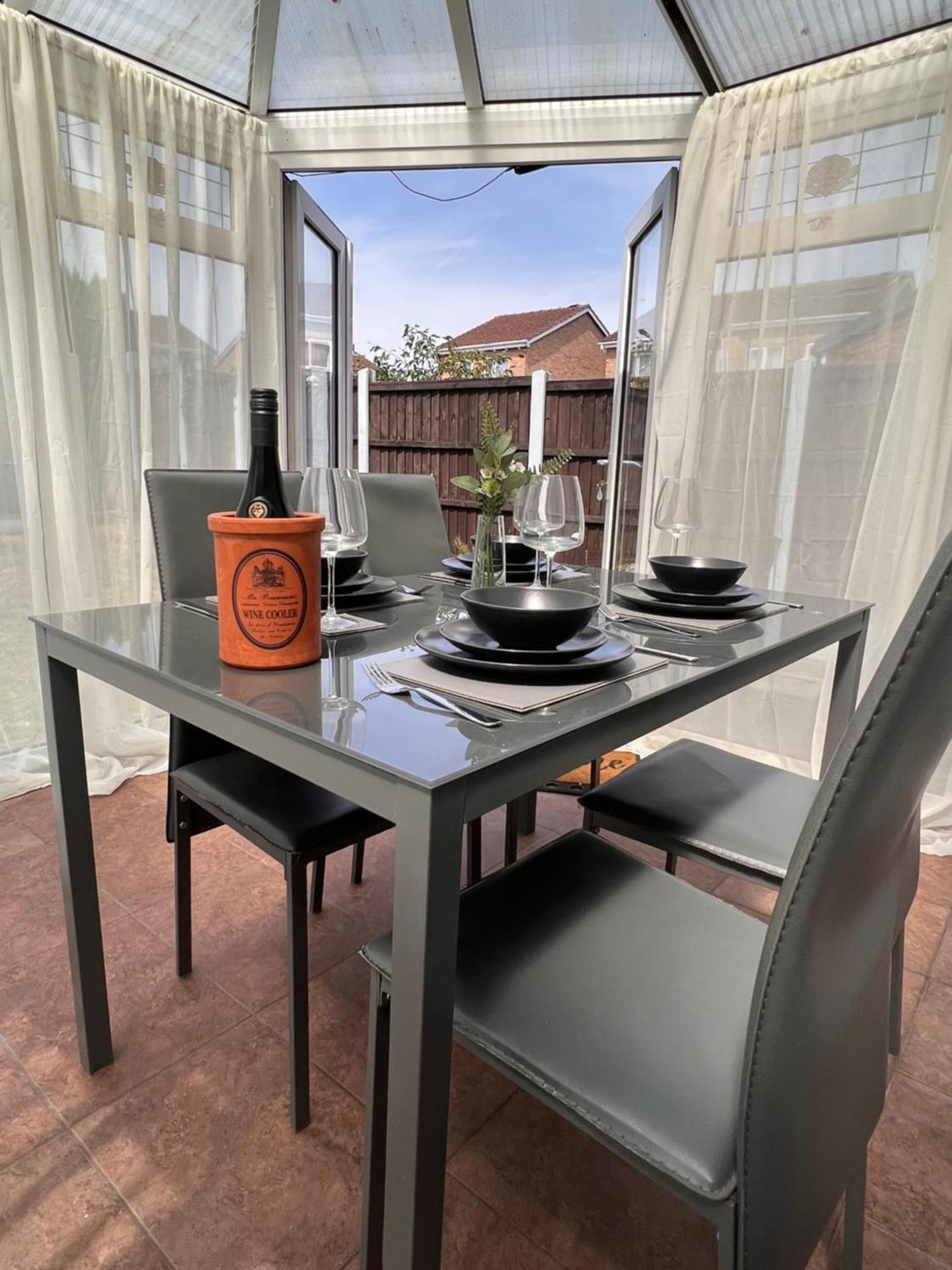 Contractors Or Family House - M1 Nottingham - Ikea Retail Park - Catkin Drive - 2 Bed Home With Driveway, Private Garden, Sleeps 4 - Tv'S In All Rooms Giltbrook المظهر الخارجي الصورة