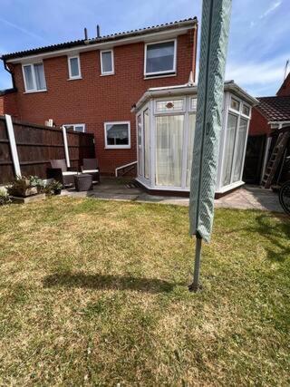 Contractors Or Family House - M1 Nottingham - Ikea Retail Park - Catkin Drive - 2 Bed Home With Driveway, Private Garden, Sleeps 4 - Tv'S In All Rooms Giltbrook المظهر الخارجي الصورة