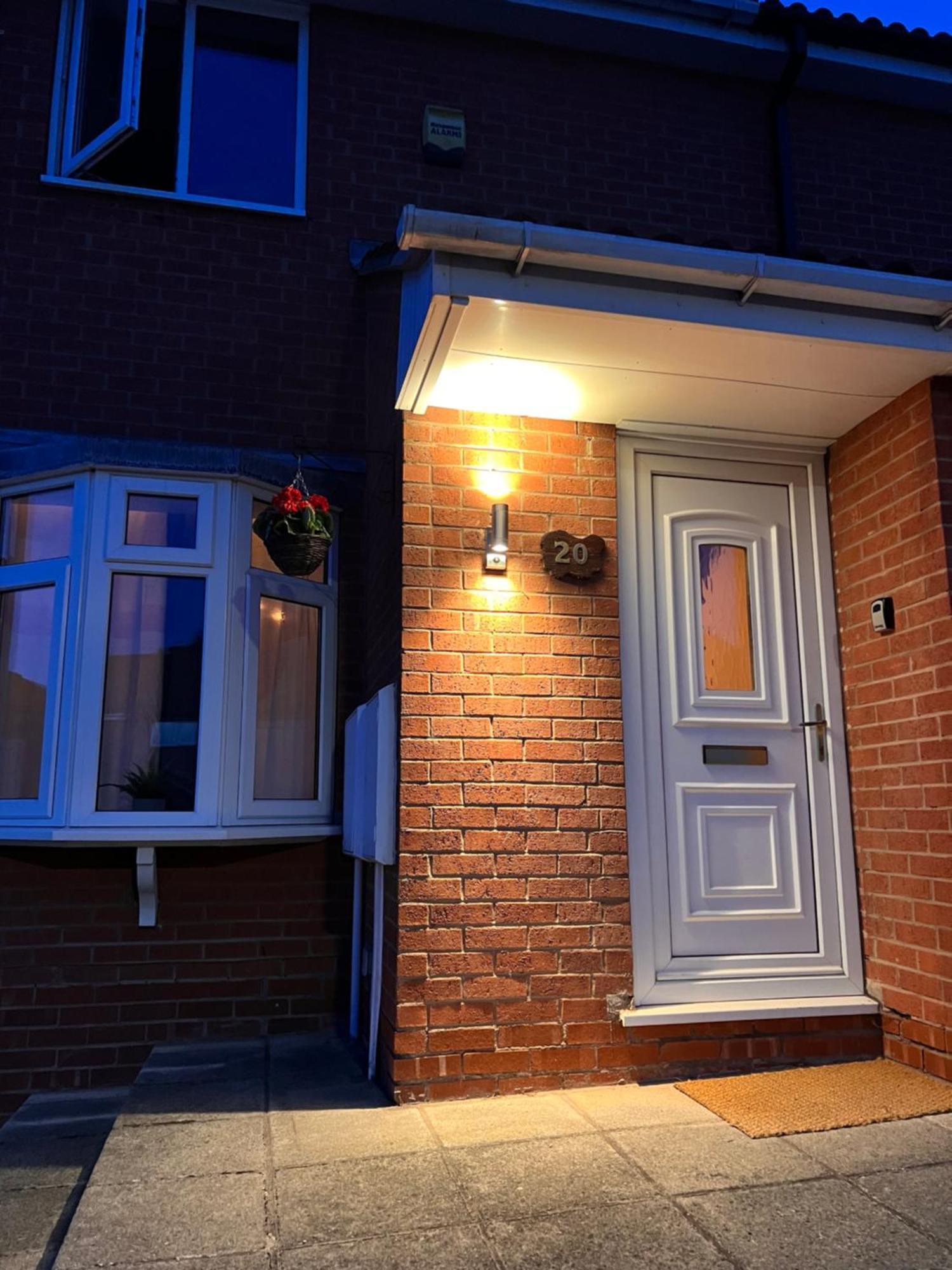 Contractors Or Family House - M1 Nottingham - Ikea Retail Park - Catkin Drive - 2 Bed Home With Driveway, Private Garden, Sleeps 4 - Tv'S In All Rooms Giltbrook المظهر الخارجي الصورة